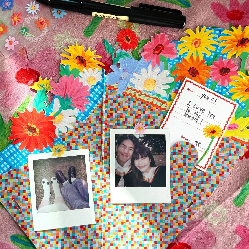 DIE-CUT BOUQUET CARD